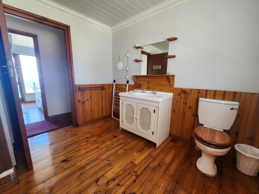 6 Bedroom Property for Sale in Reebok Western Cape